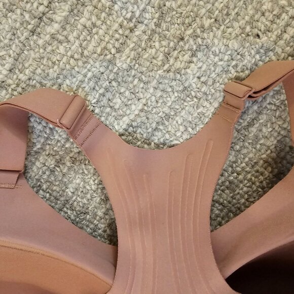 all in motion sports bra - Picture 2 of 5